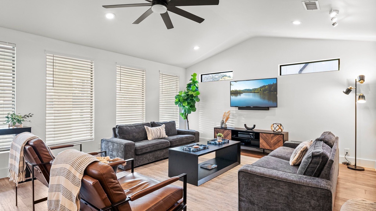 Photo of Livingroom in Bouldin