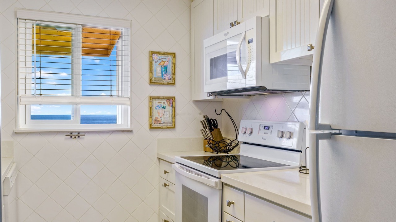 Photo of Kitchen in Kahaluu Bay