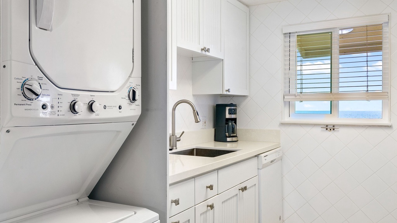 Photo of Kitchen in Kahaluu Bay