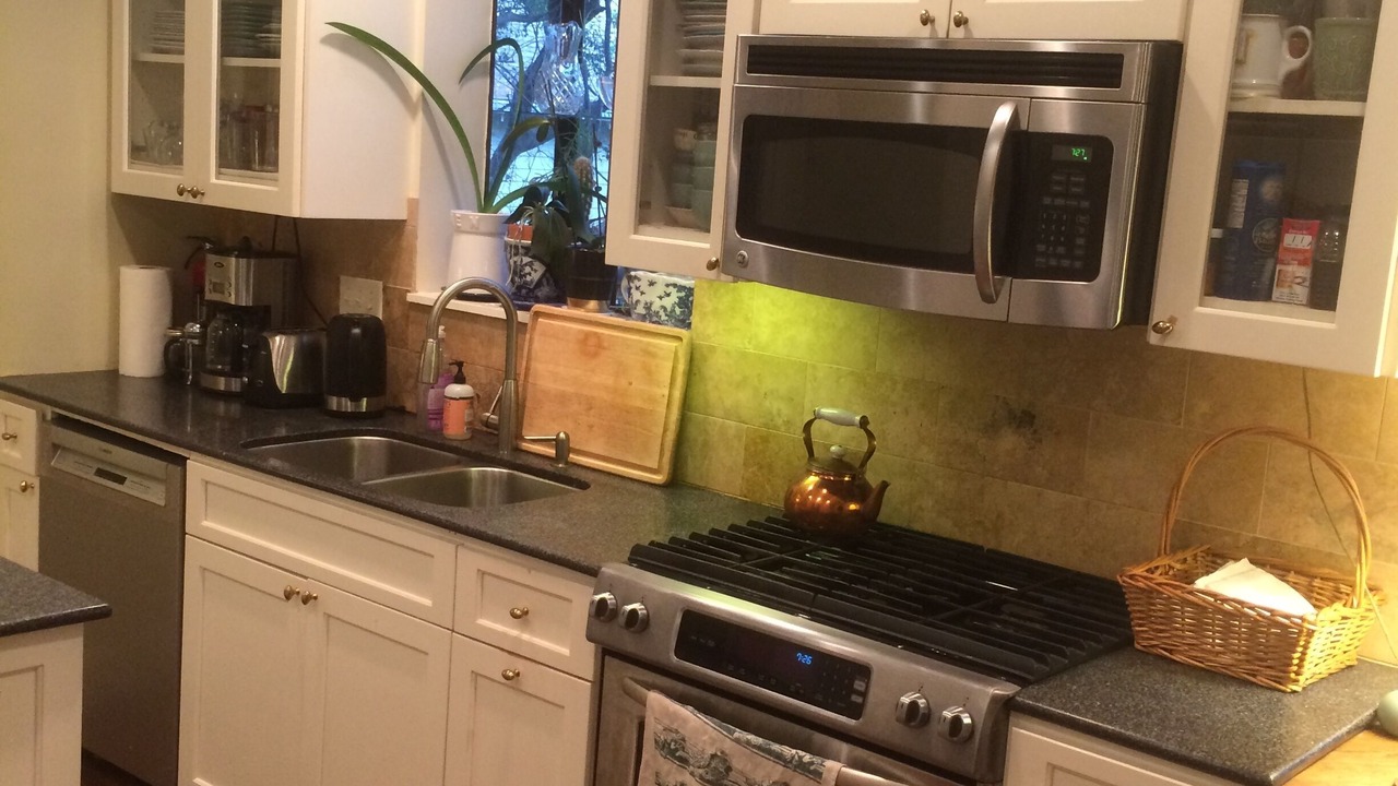 Photo of Kitchen in West Campus