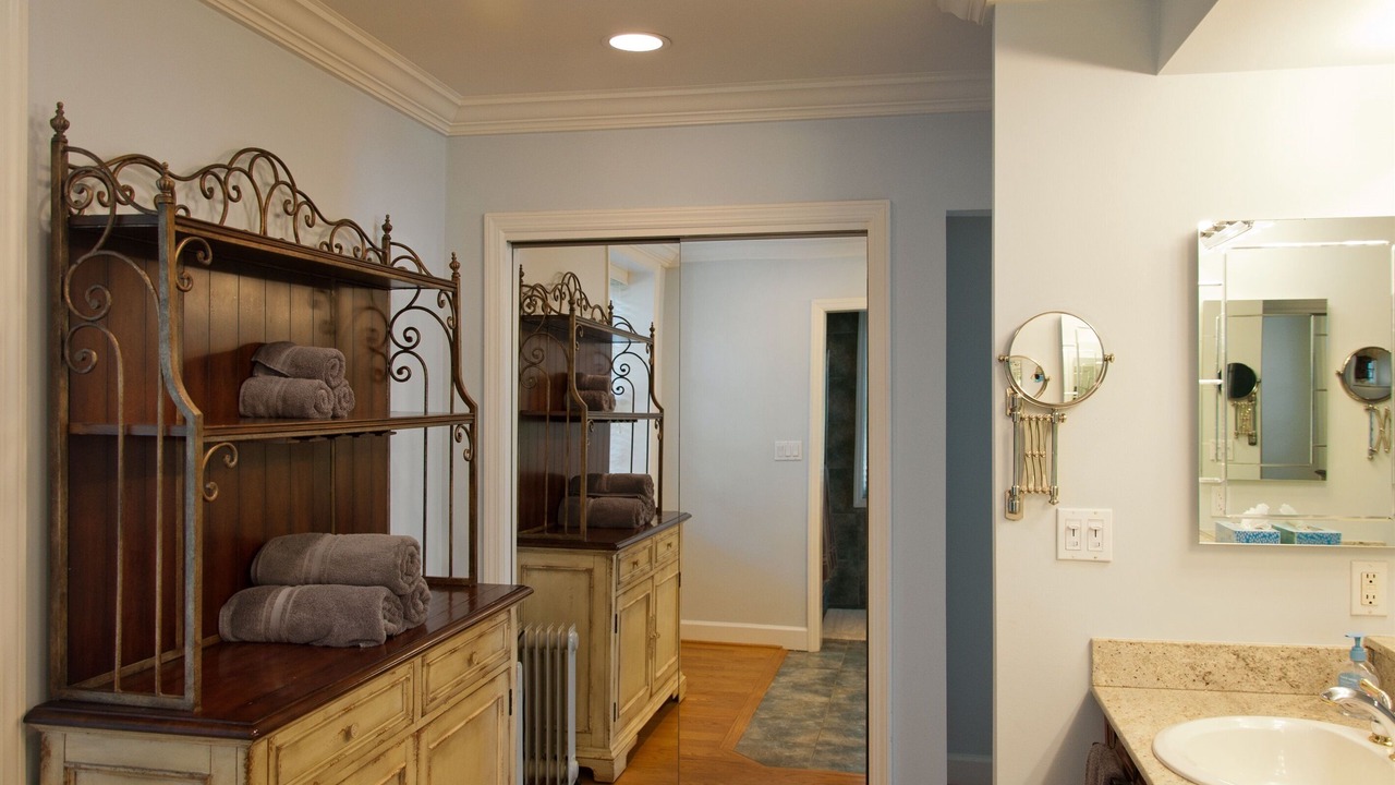 Photo of Bathroom in Bluemont