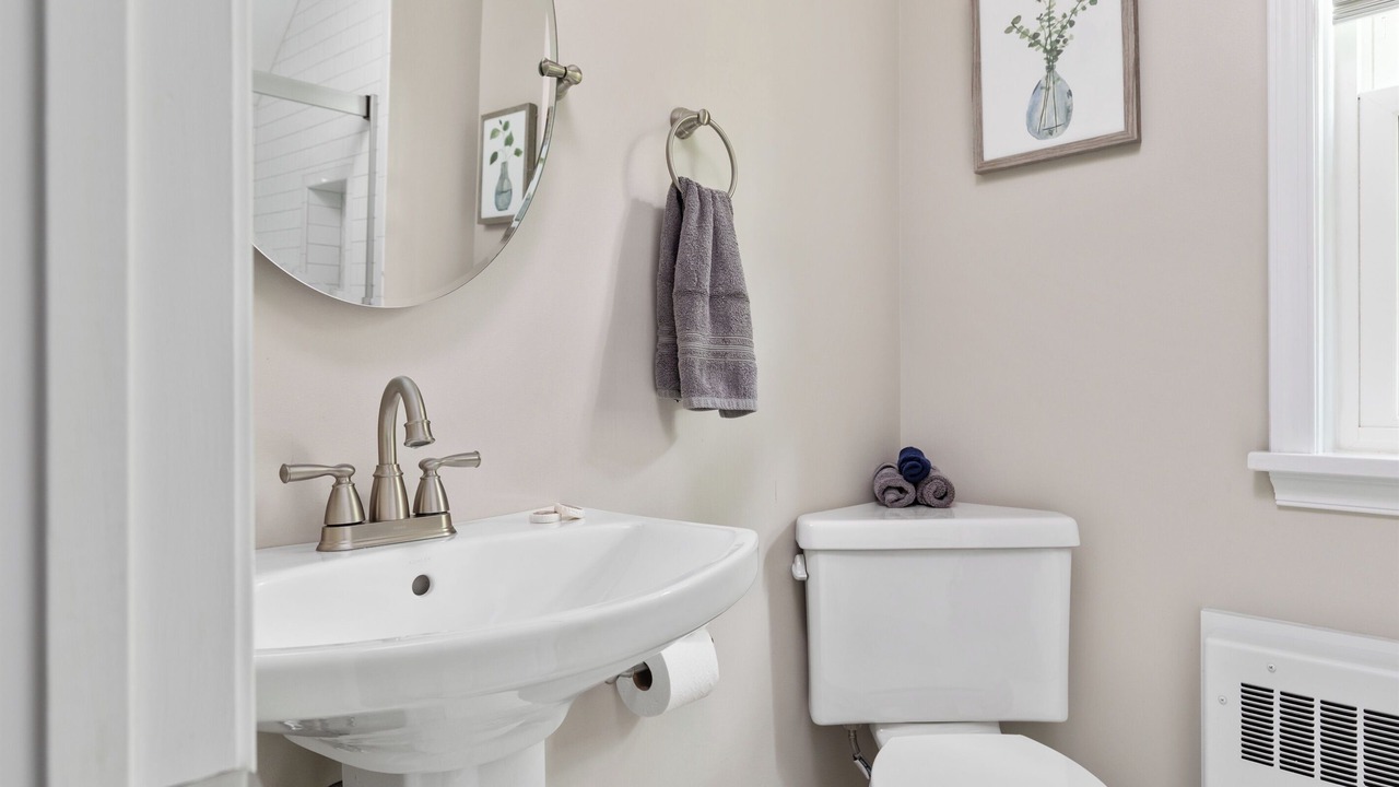 Photo of Bathroom in Bluemont