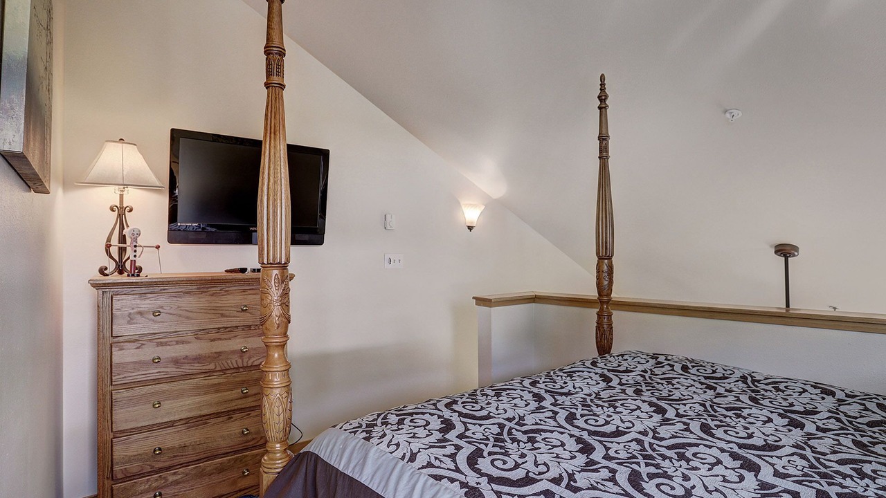 Photo of Bedroom in Mountain House