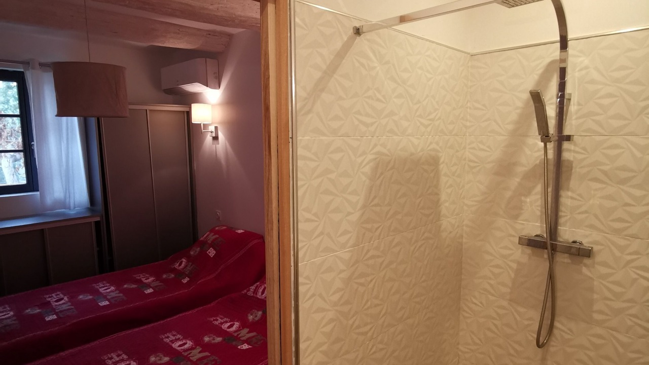 Photo of Bedroom in Le Somail