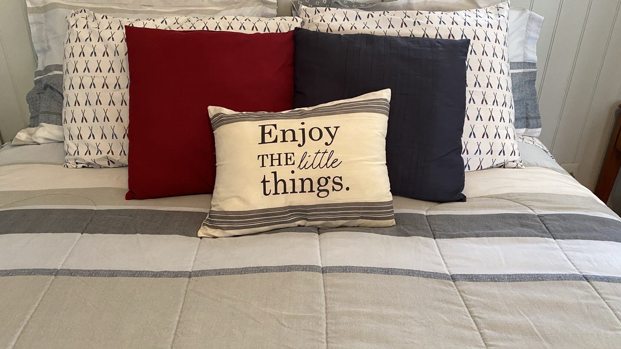 Photo of Bedroom in Applegate