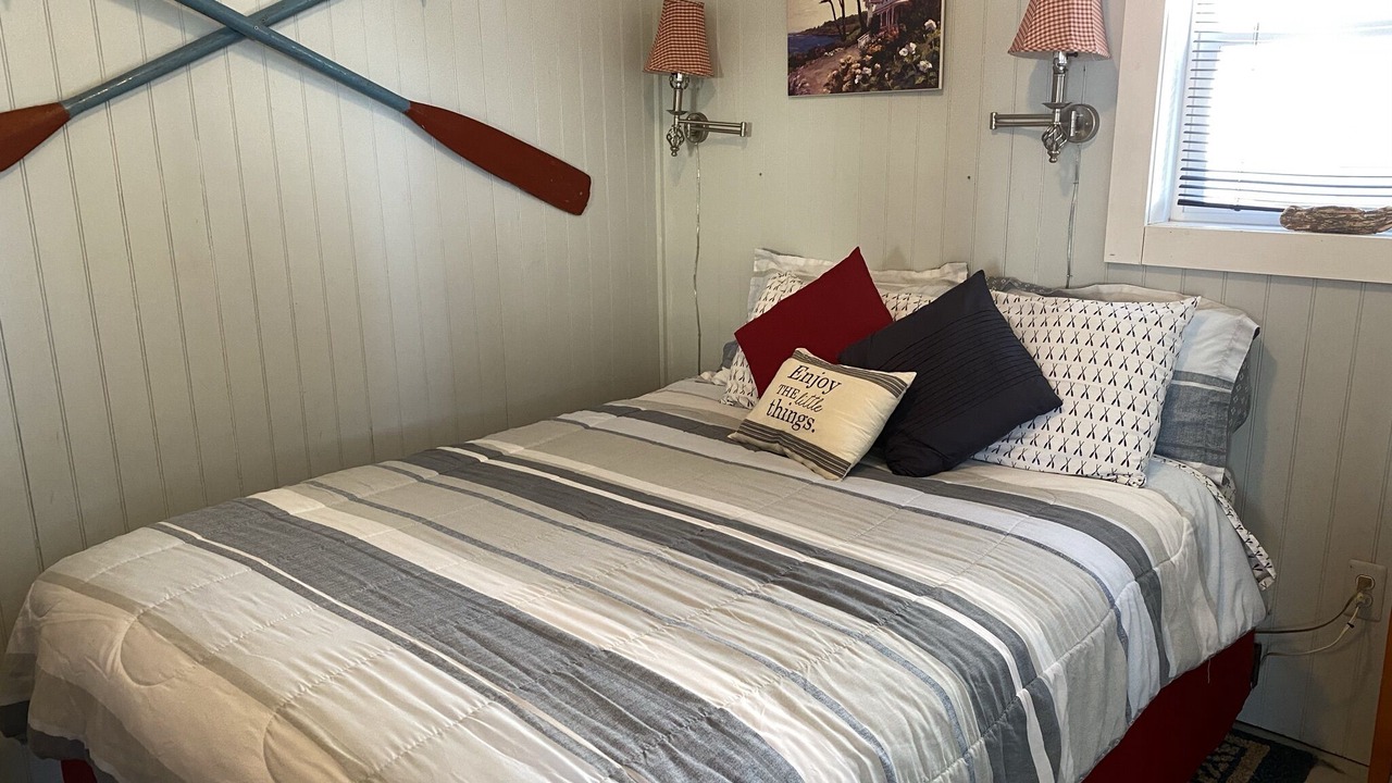 Photo of Bedroom in Applegate
