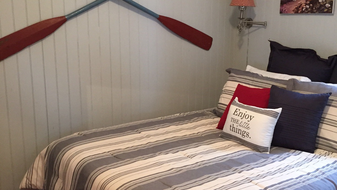 Photo of Bedroom in Applegate