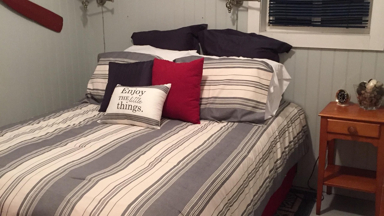 Photo of Bedroom in Applegate