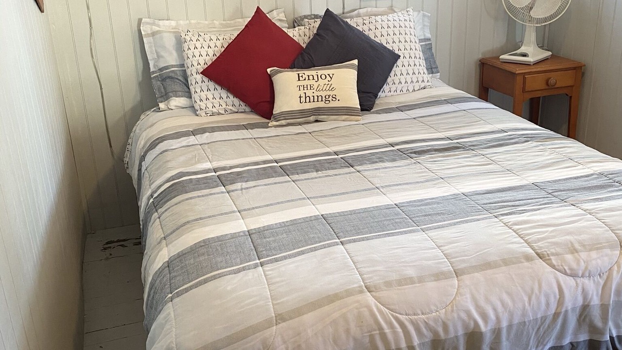 Photo of Bedroom in Applegate