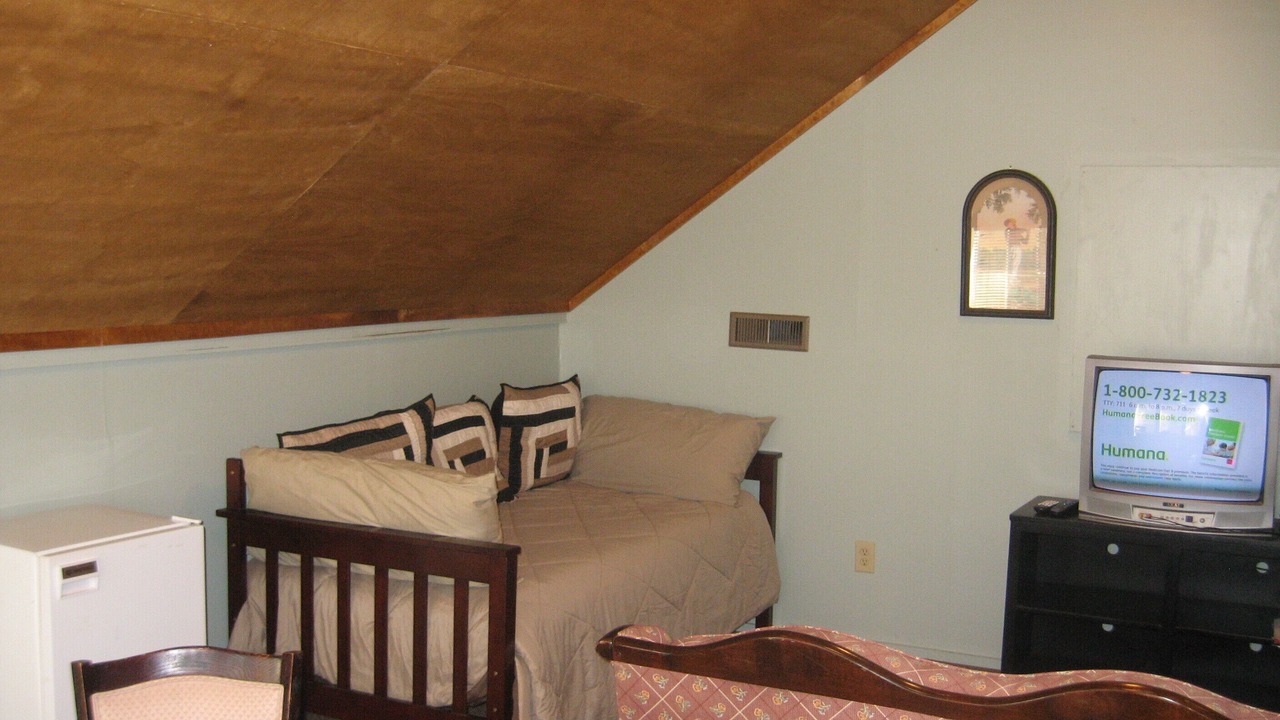 Photo of Bedroom in Elkins