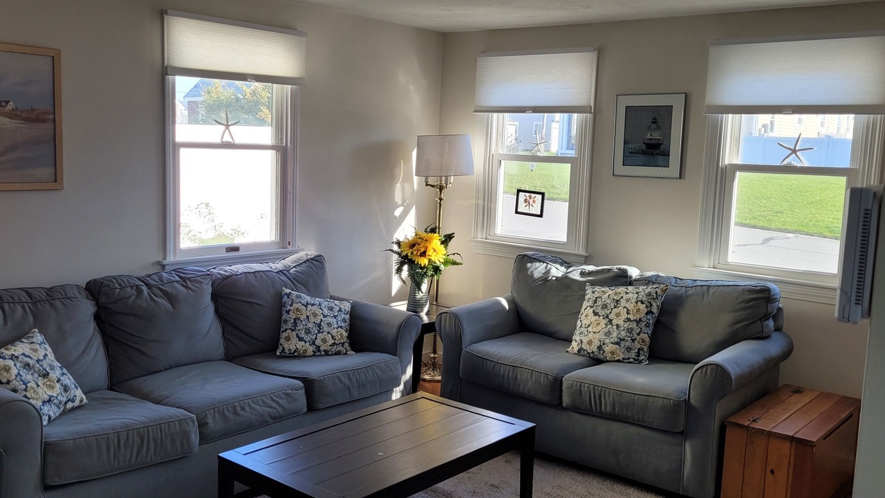 Photo of Livingroom in Ocean Bluff-Brant Rock