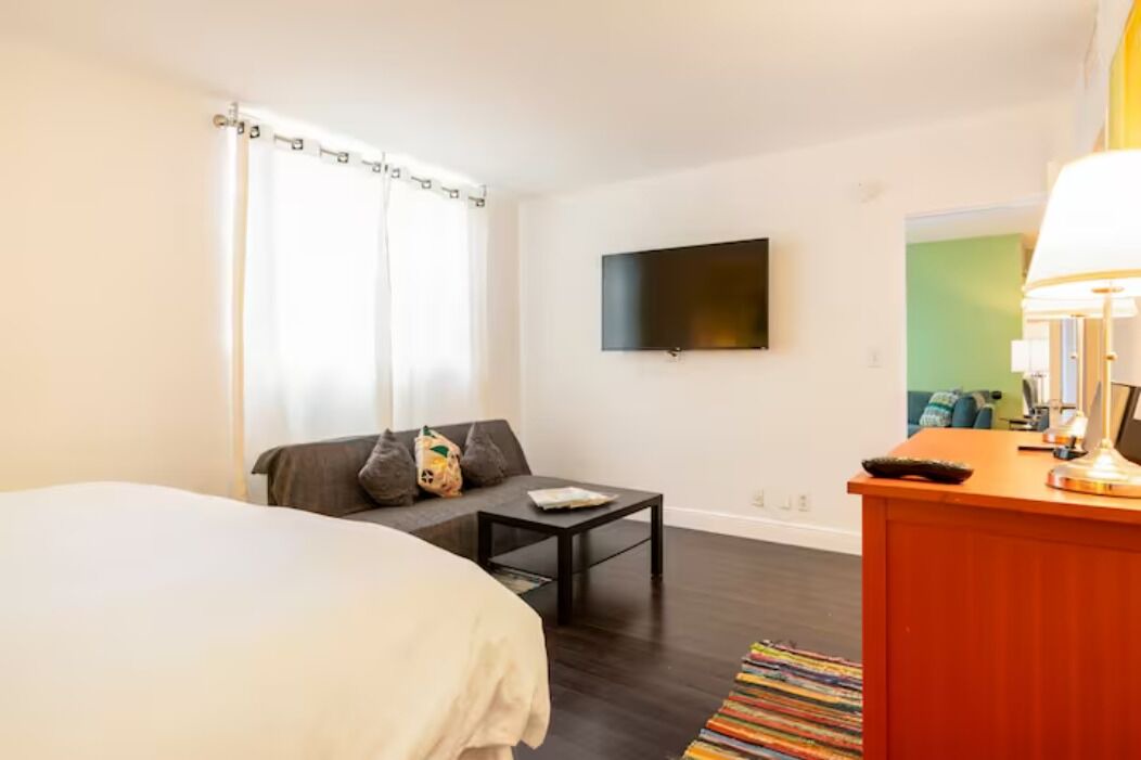 Photo of Bedroom in Hollywood South Central Beach
