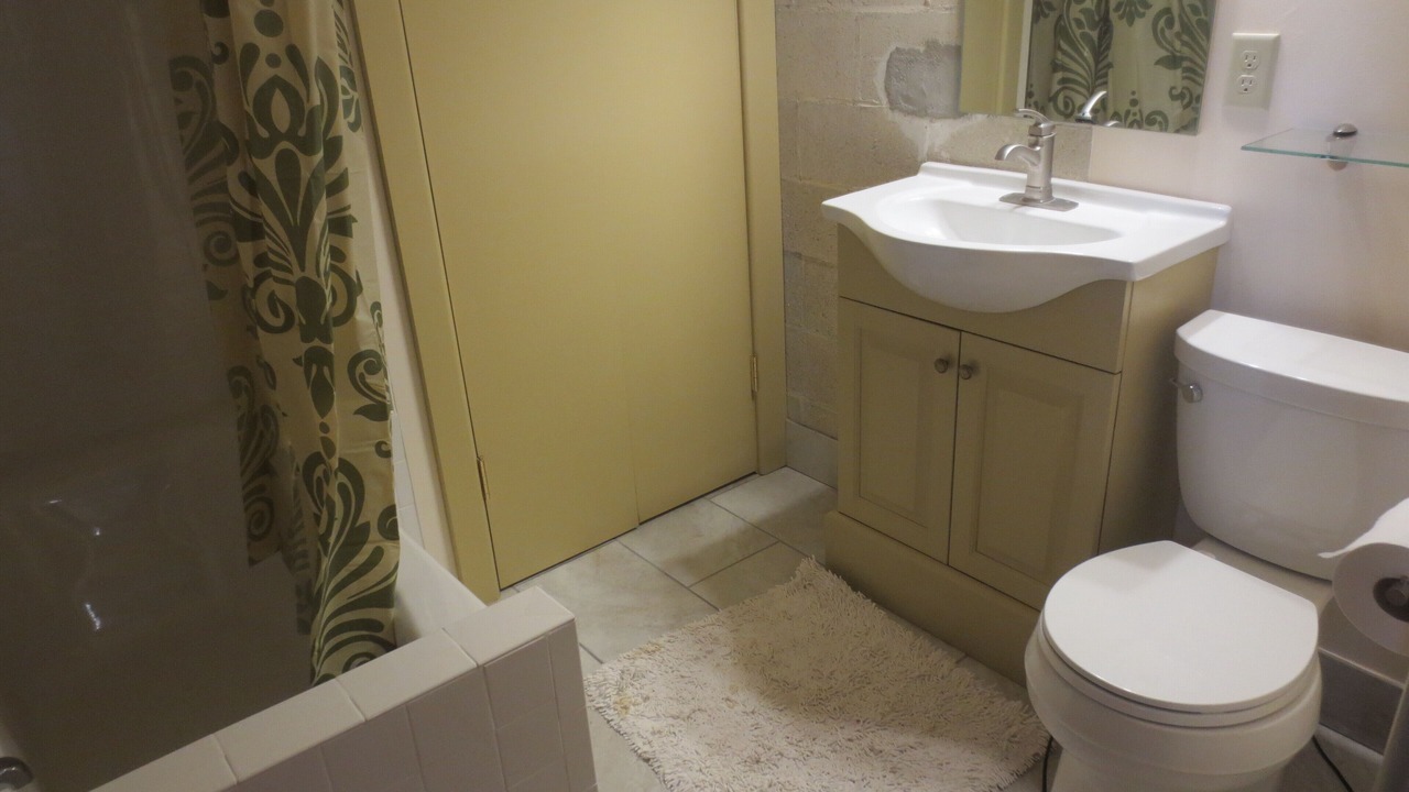 Photo of Bathroom in Warren