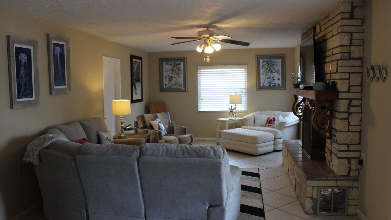 Photo of Livingroom in Driftwood Isles