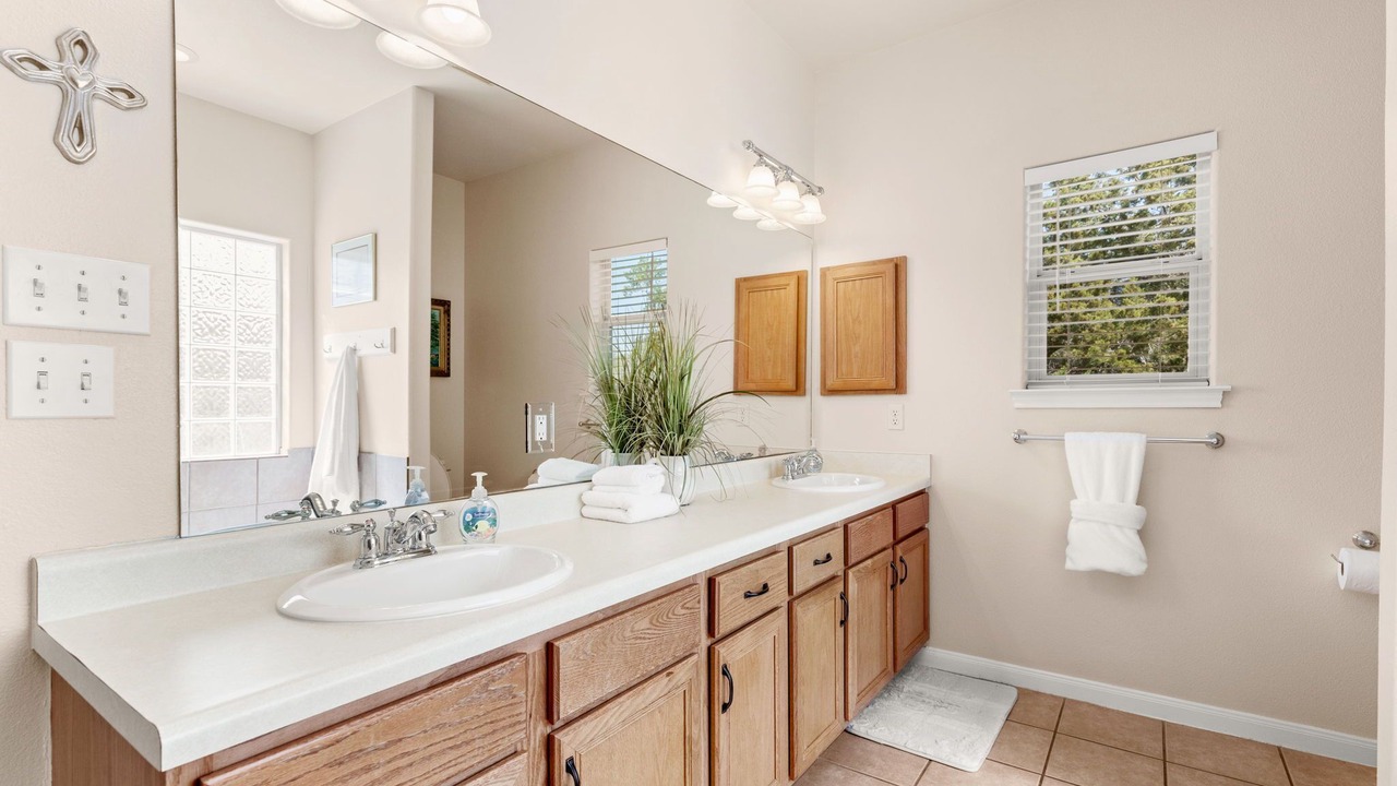 Photo of Bathroom in Canyon Lake