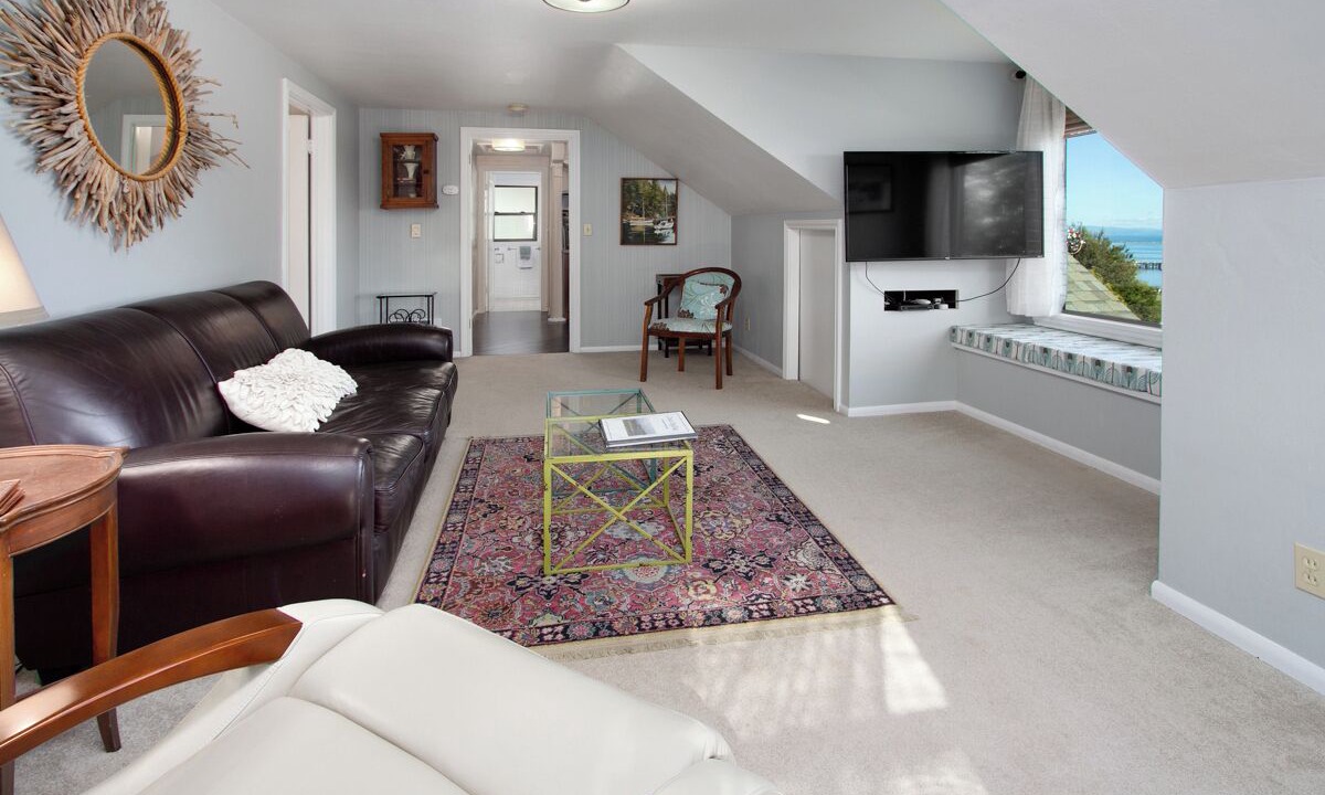 Photo of Livingroom in Port Angeles