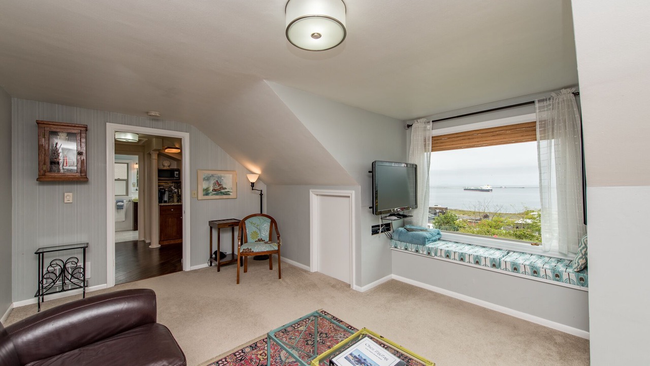 Photo of Livingroom in Port Angeles
