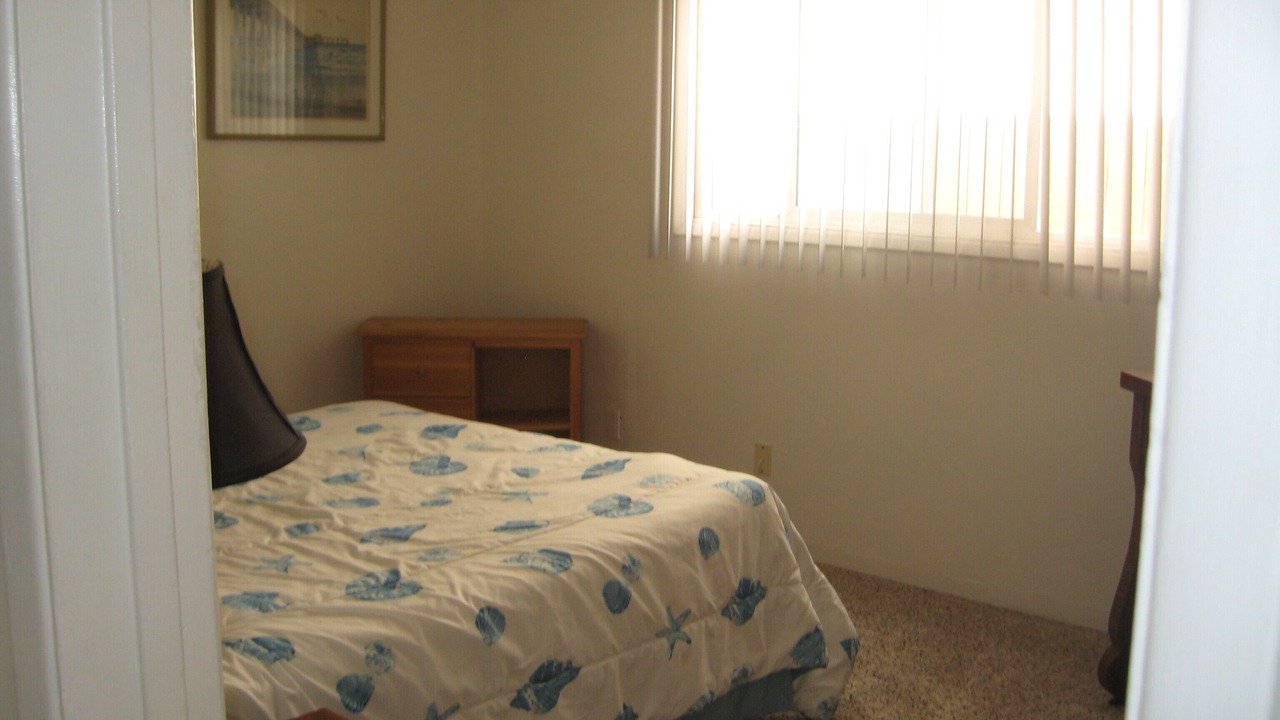 Photo of Bedroom in South Mission Beach