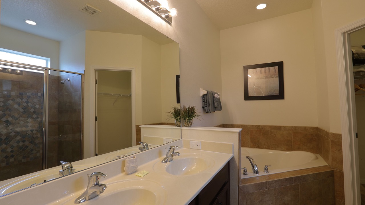 Photo of Bathroom in Watersong