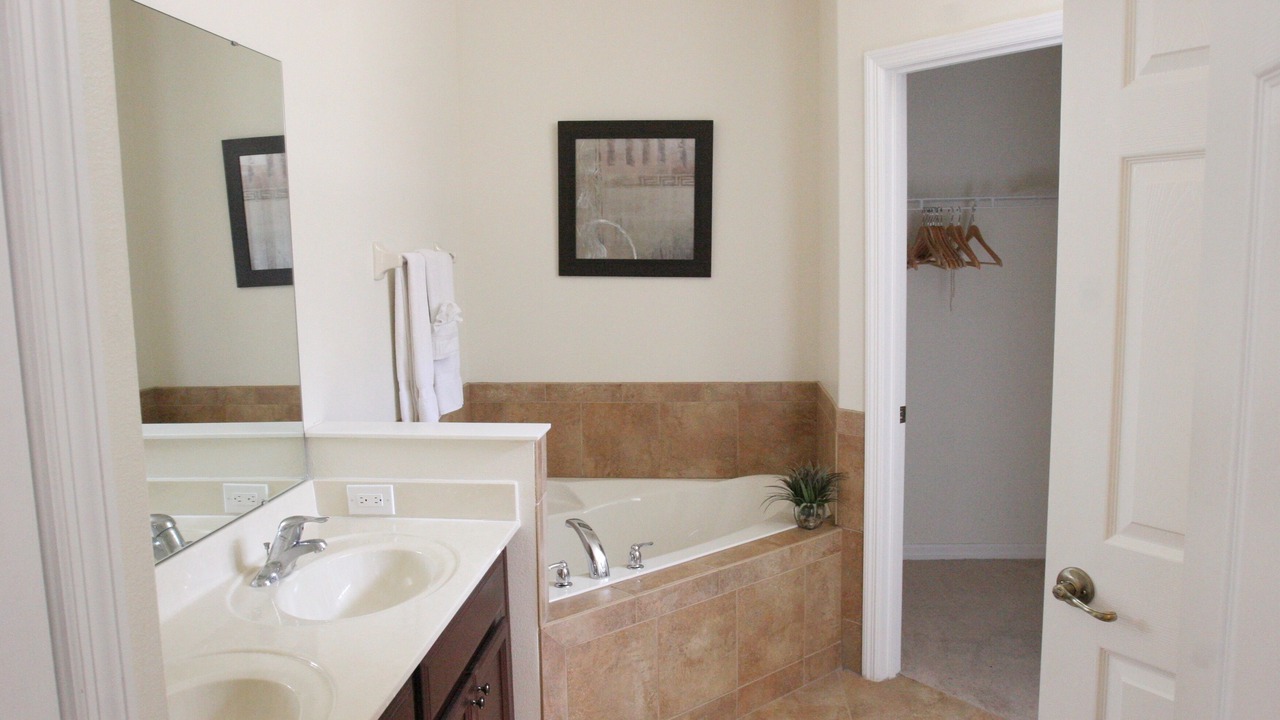 Photo of Bathroom in Watersong