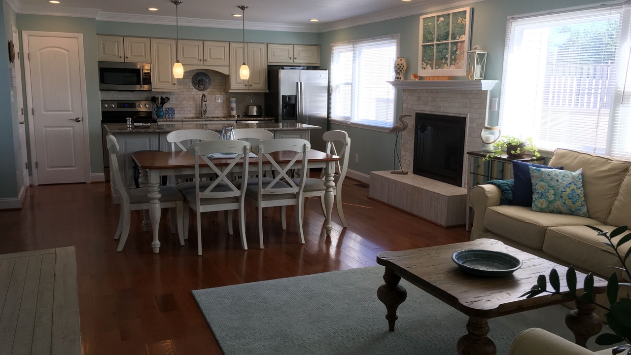 Photo of Livingroom in Northeast Virginia Beach