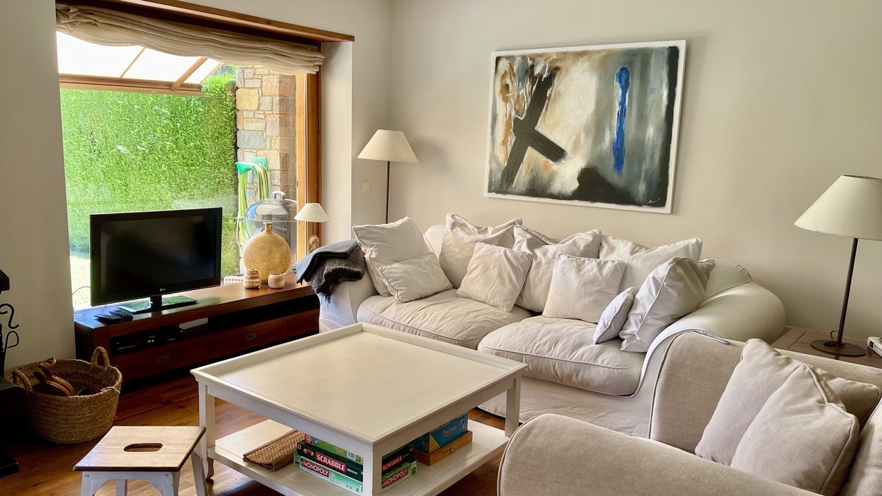Photo of Livingroom in All