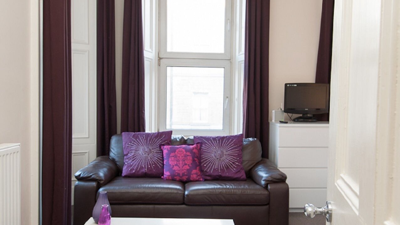 Photo of Livingroom in Tollcross
