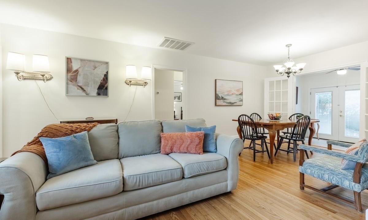 Photo of Livingroom in Greenville