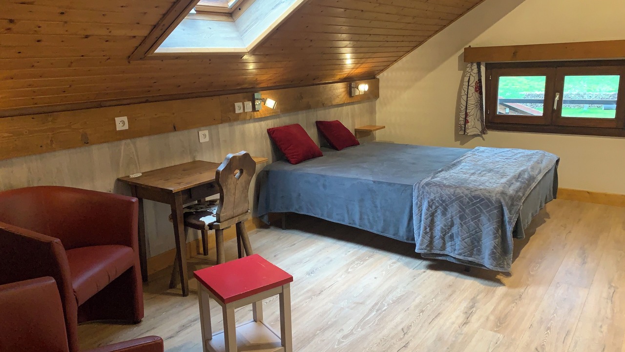 Photo of Bedroom in Nans-sous-Sainte-Anne
