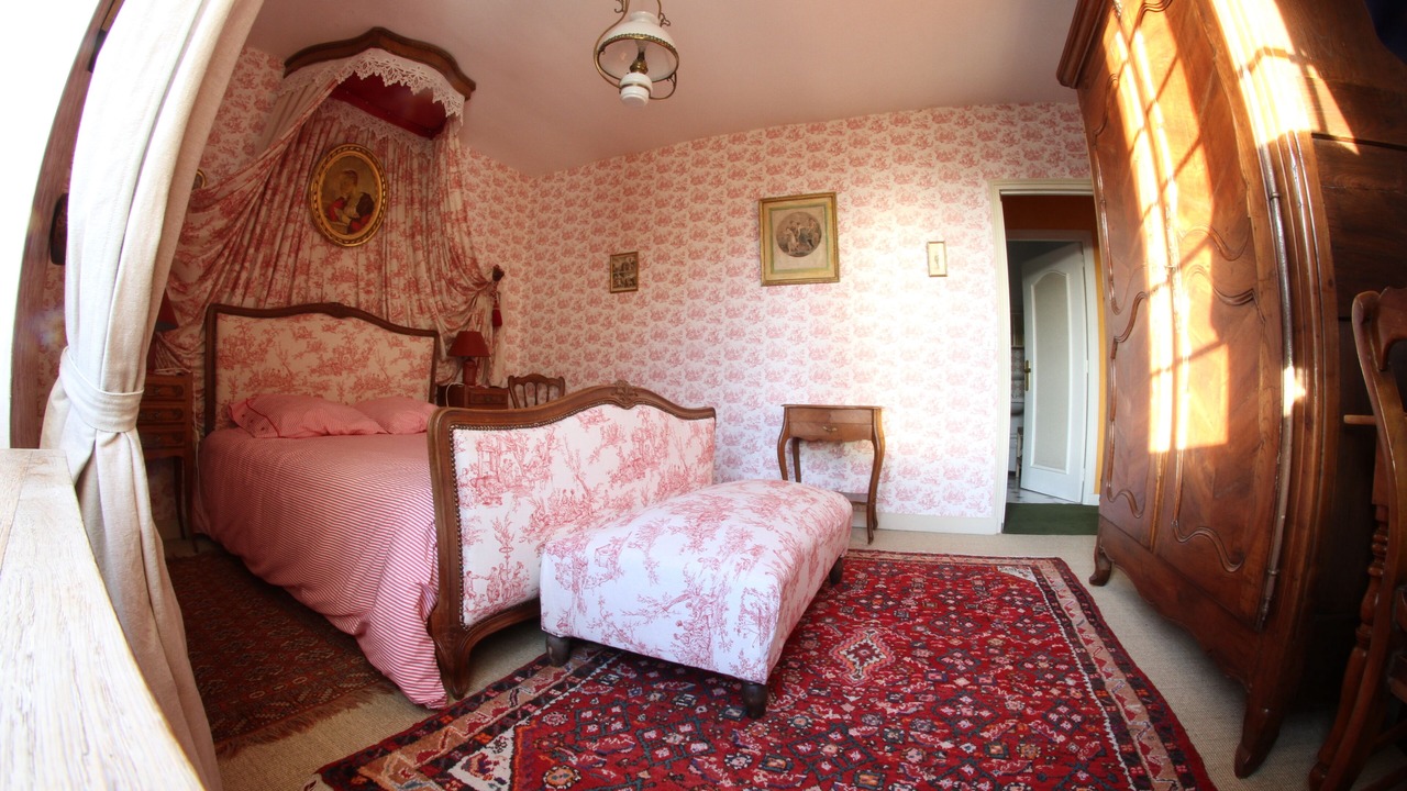 Photo of Bedroom in Mont-Dol