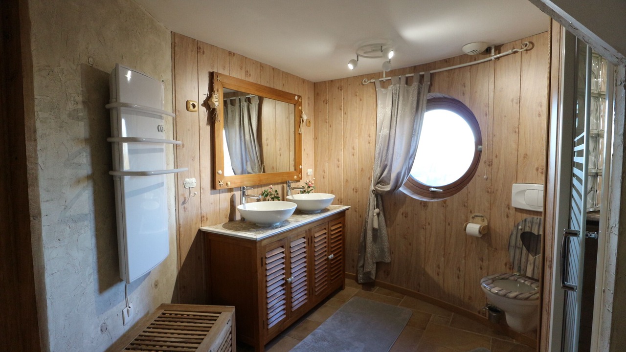 Photo of Bathroom in Saint-Cast-le-Guildo
