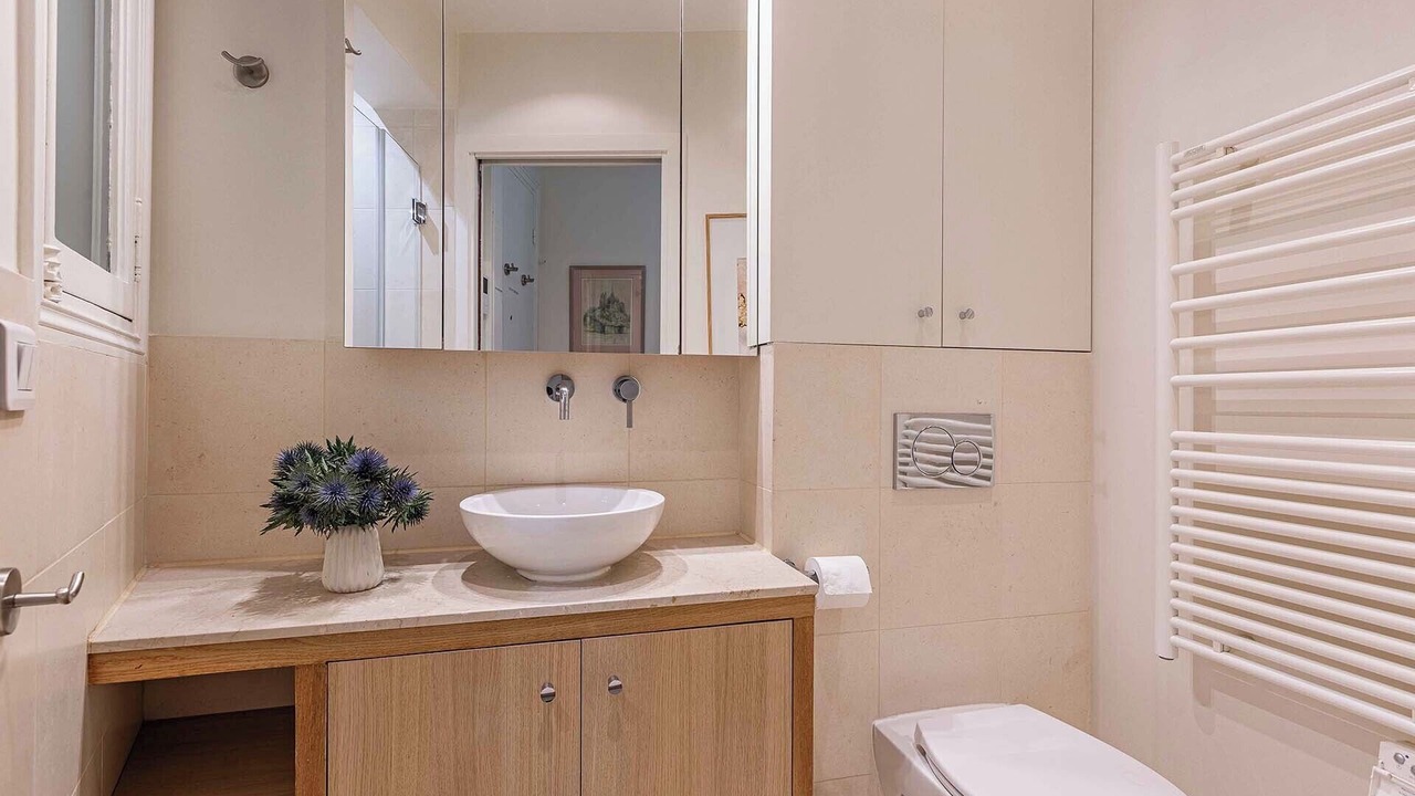 Photo of Bathroom in Quartier du Gros-Caillou