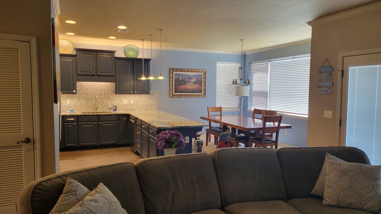 Photo of Livingroom in Hollister