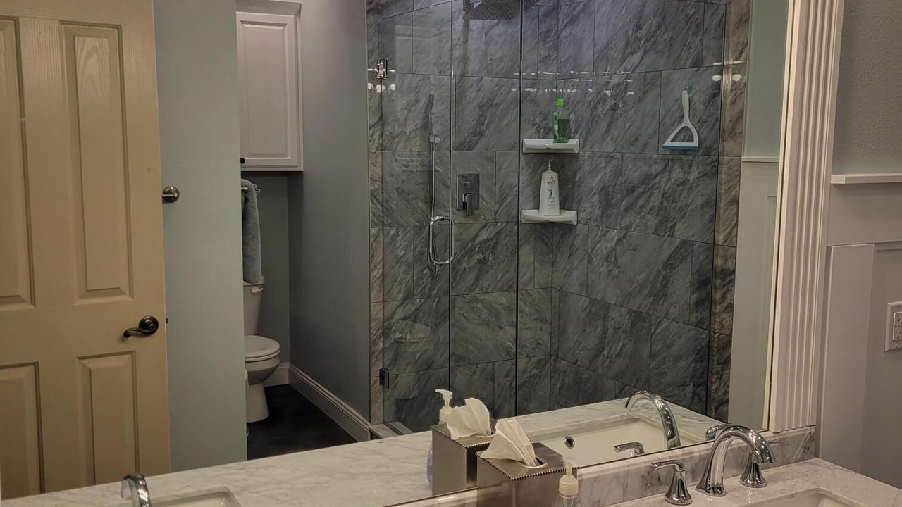 Photo of Others in Hollister