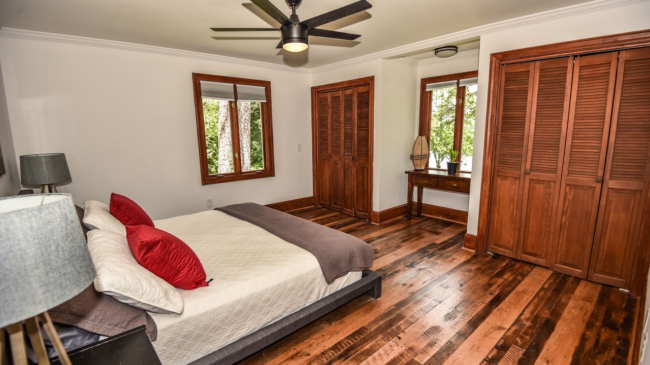 Photo of Bedroom in Leasburg