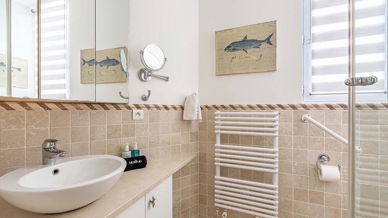 Photo of Bathroom in Quartier du Gros-Caillou