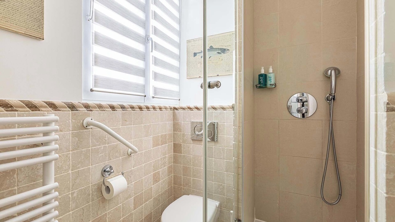 Photo of Bathroom in Quartier du Gros-Caillou