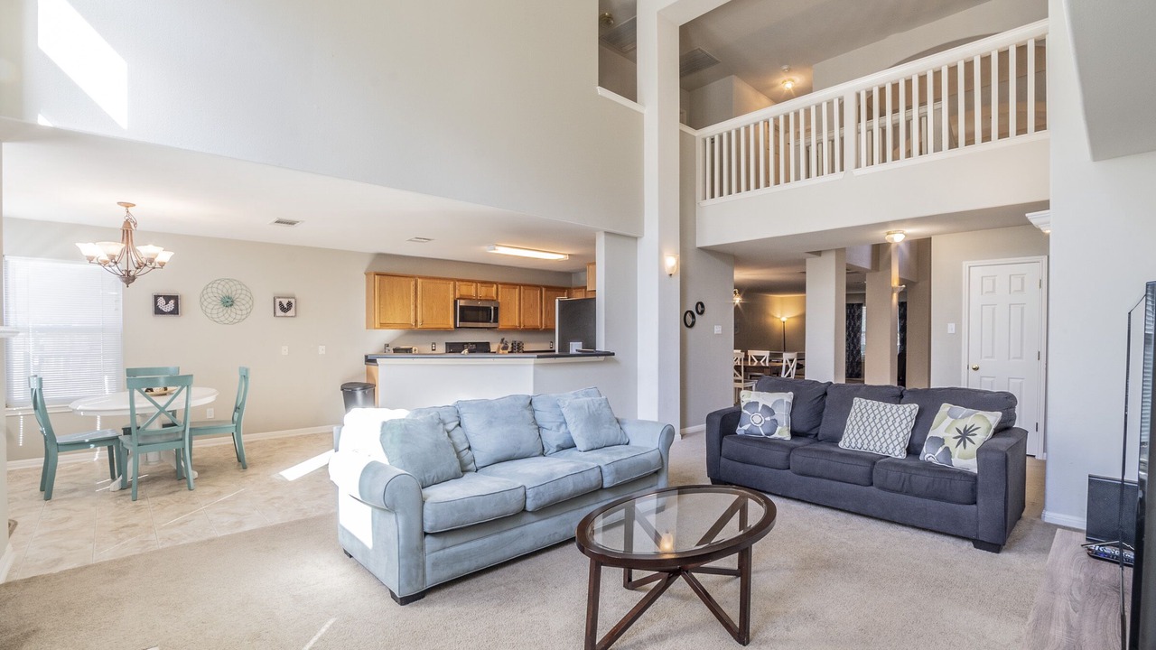 Photo of Livingroom in Chandler Creek