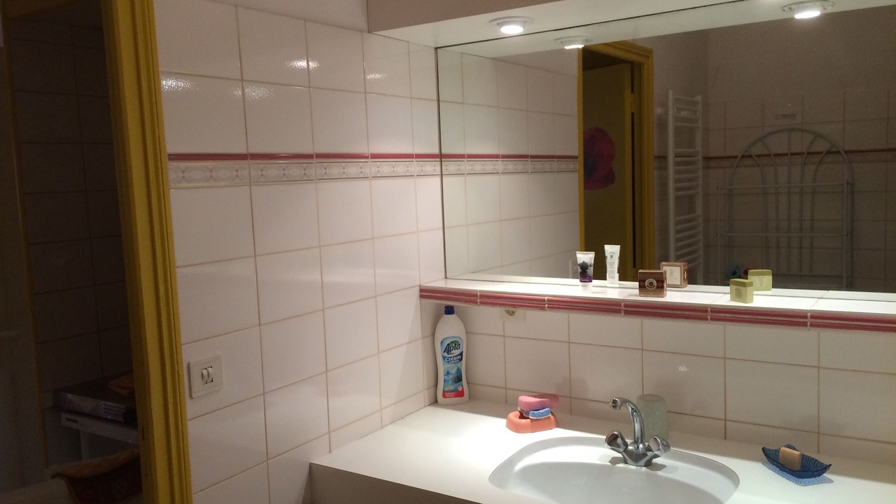Photo of Bathroom in Amboise