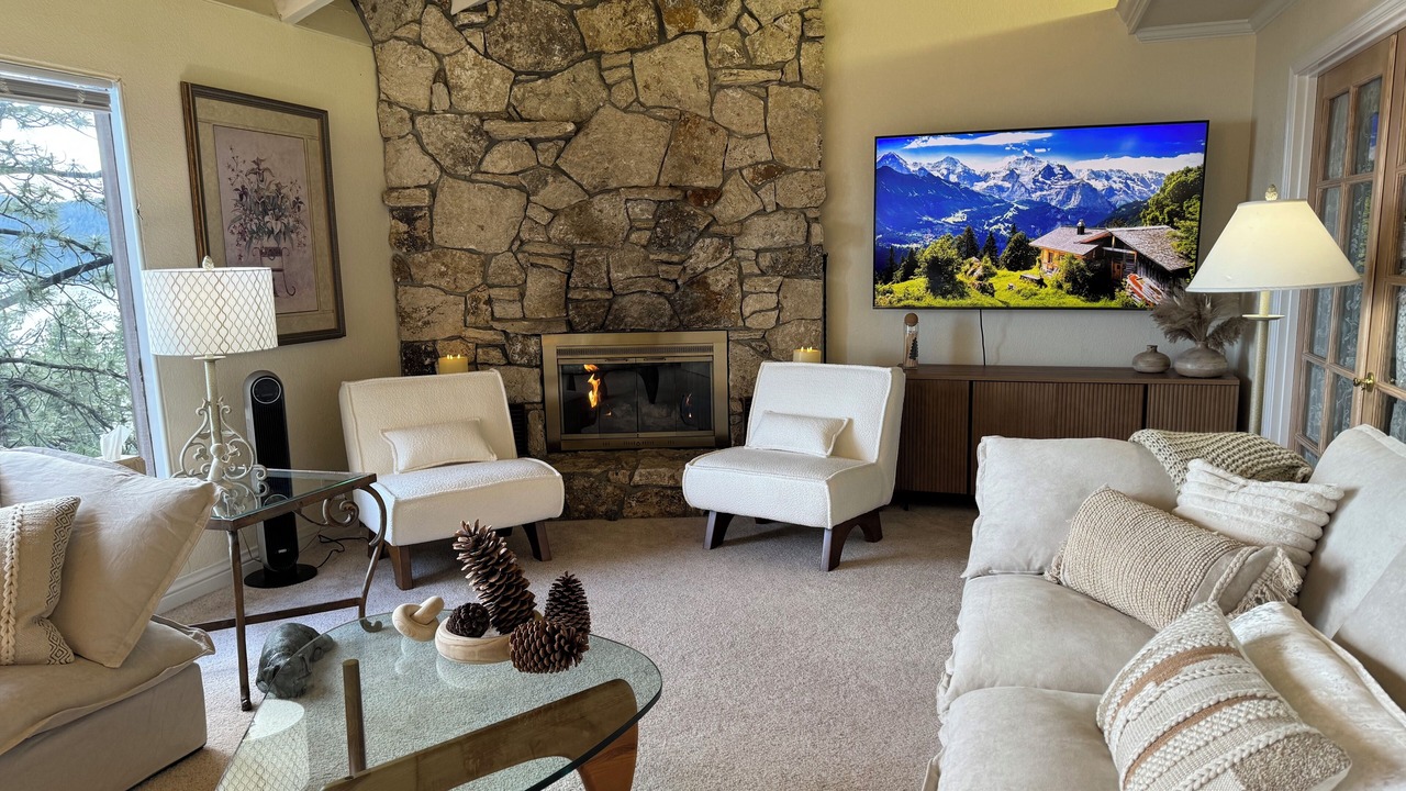 Photo of Livingroom in Brockway