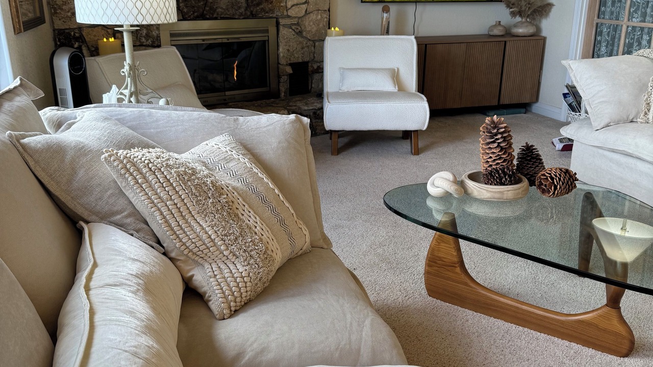 Photo of Livingroom in Brockway