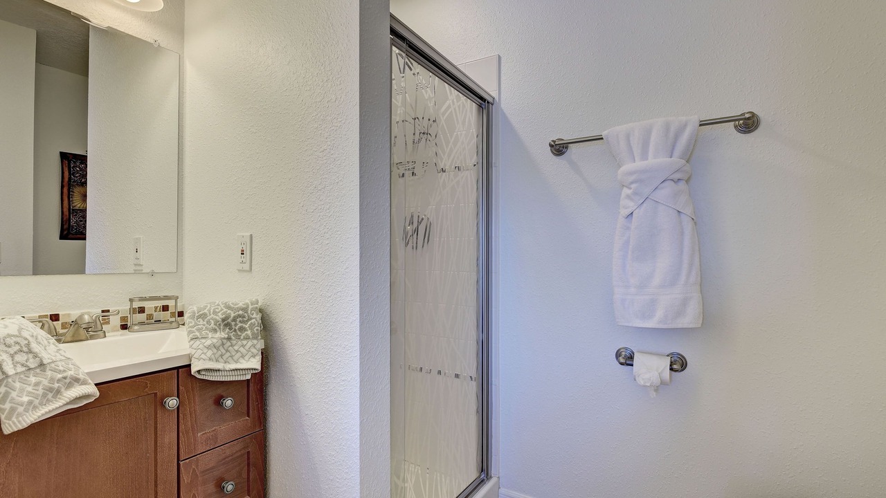 Photo of Bathroom in Lake Berkley