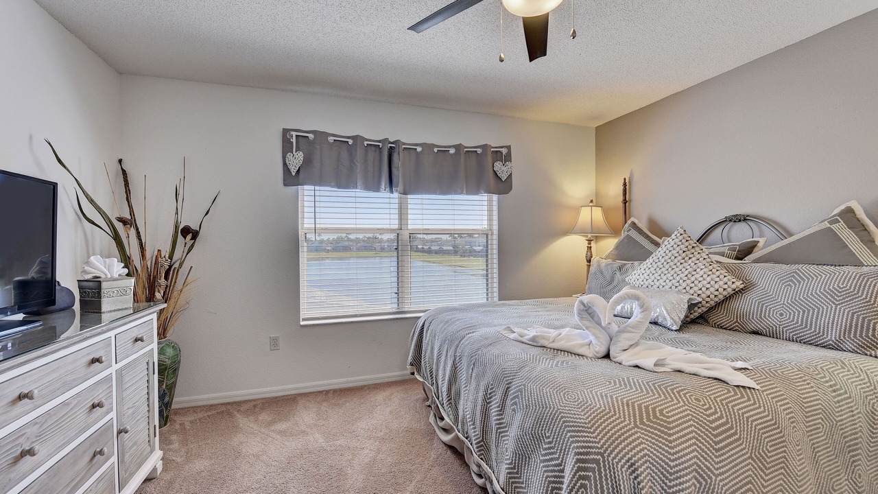 Photo of Bedroom in Lake Berkley