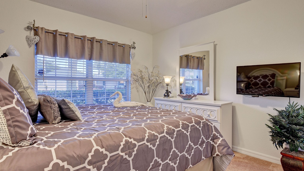 Photo of Bedroom in Lake Berkley