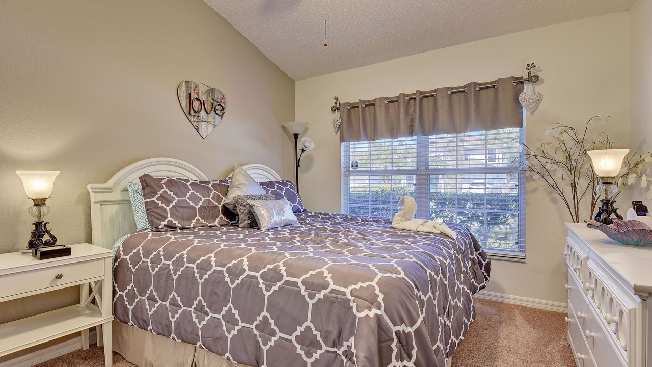 Photo of Bedroom in Lake Berkley