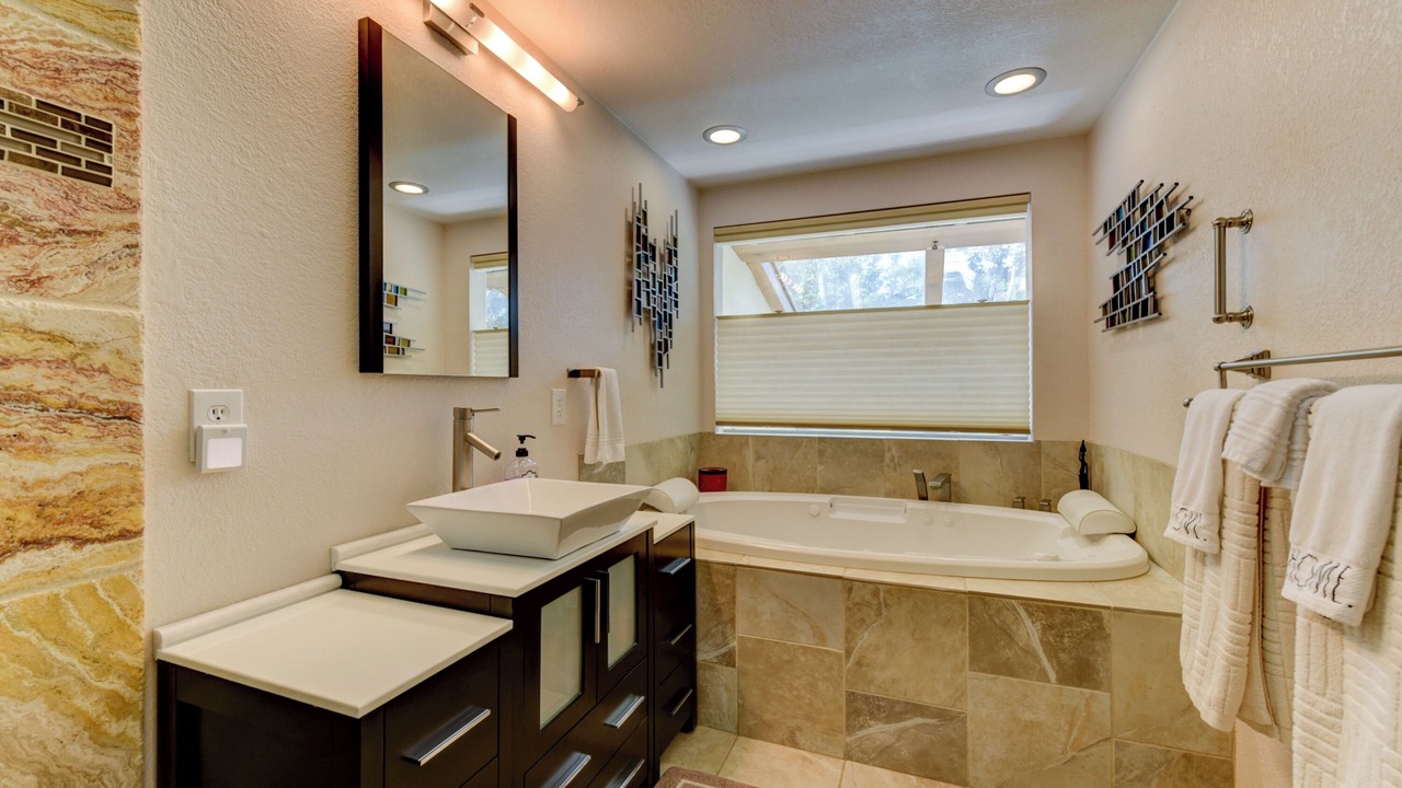 Photo of Bathroom in Central Boulder