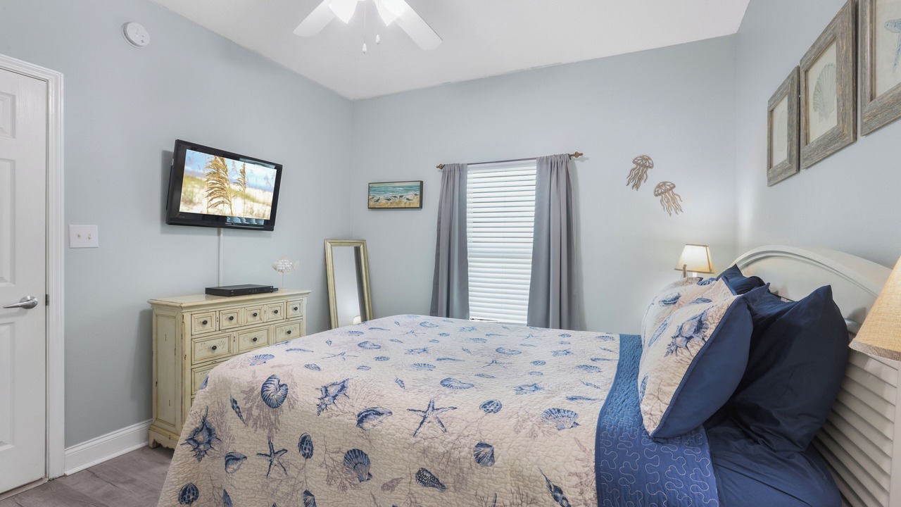 Photo of Bedroom in Gulf Shores