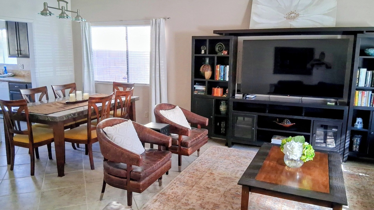 Photo of Livingroom in Green Valley North