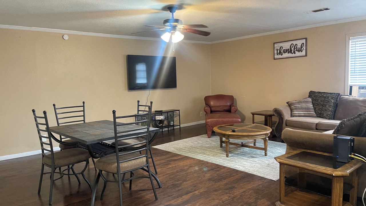 Photo of Livingroom in Garland