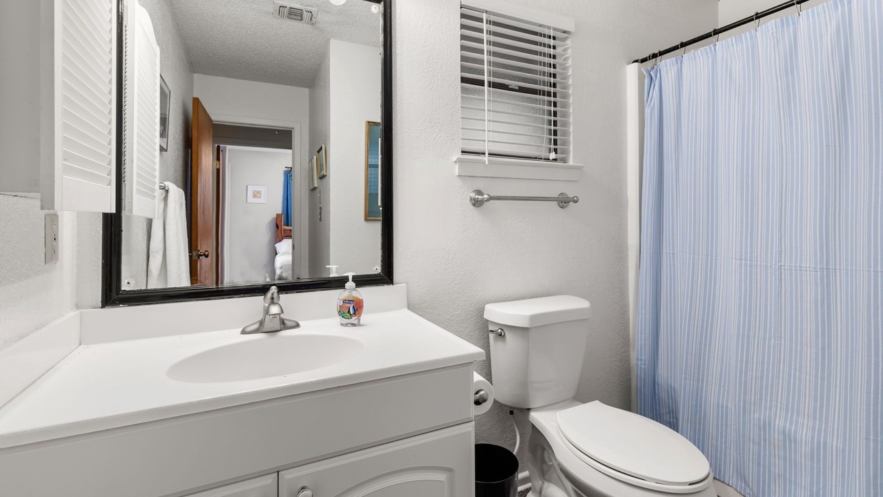 Photo of Bathroom in Canyon Lake